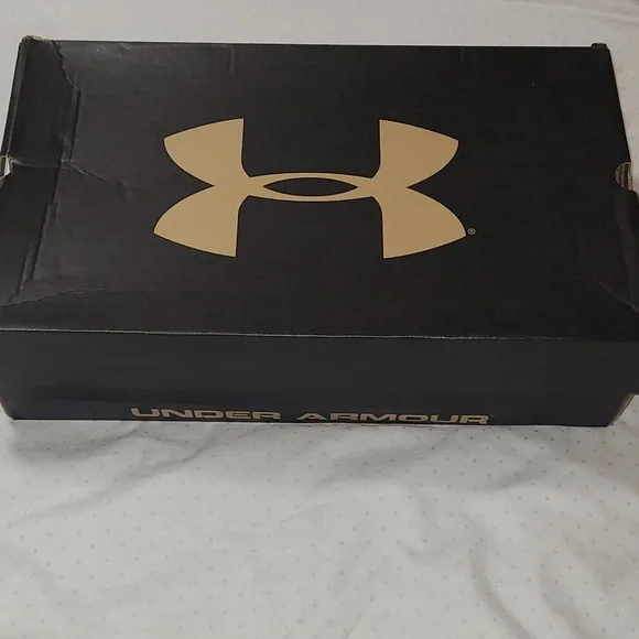 Under Armour Men's Football Cleats- Size 13.5 (color- Black/Red/Yellow) - Picture 7 of 9